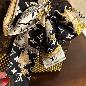 BEAUTIFUL, Pre-Loved,  Authentic Louis Vuitton Bandeau